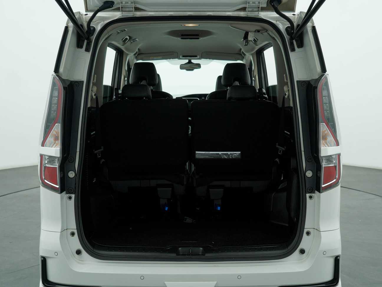 used 2023 Nissan Serena S-Hybrid High-Way Star 2.0