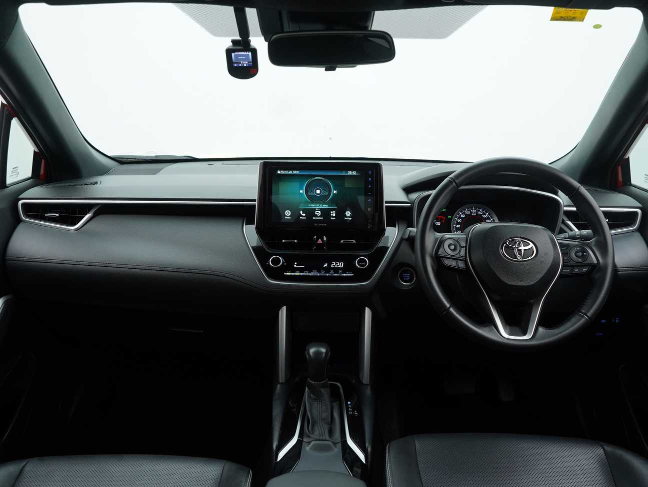 terpakai 2022 Toyota Corolla Cross V 1.8