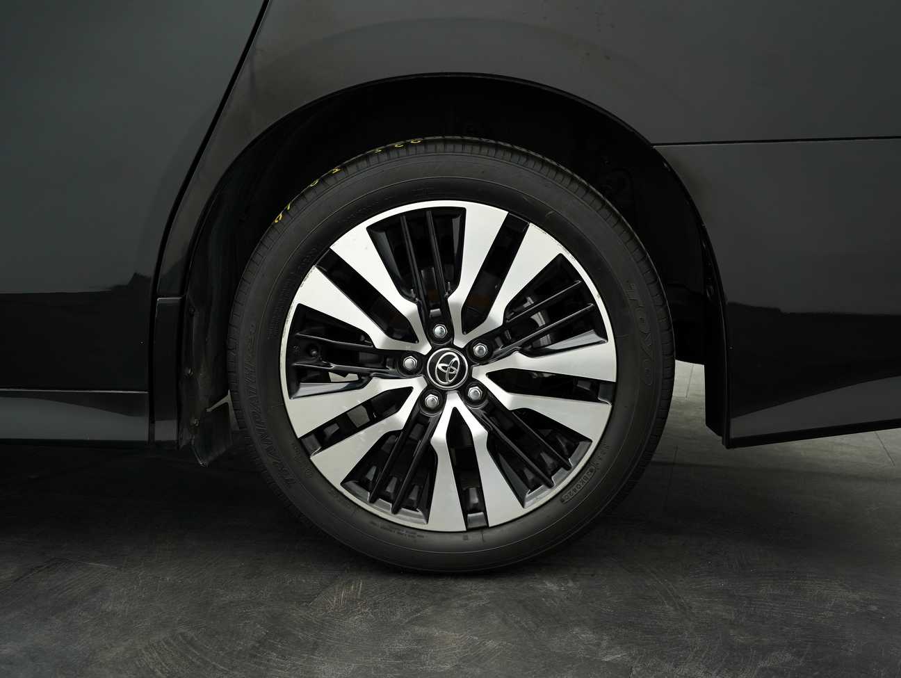 used 2018 Toyota Vellfire  2.5