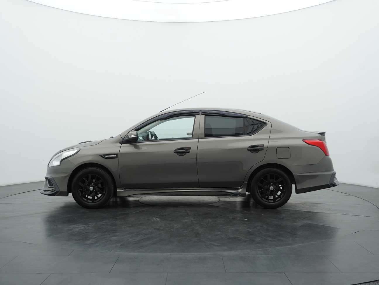 terpakai 2017 Nissan Almera E 1.5