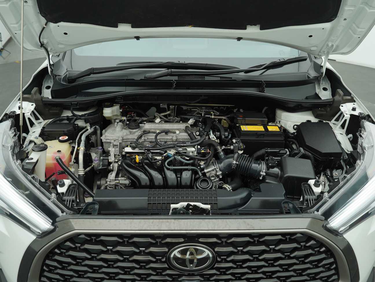 terpakai 2022 Toyota Corolla Cross V 1.8