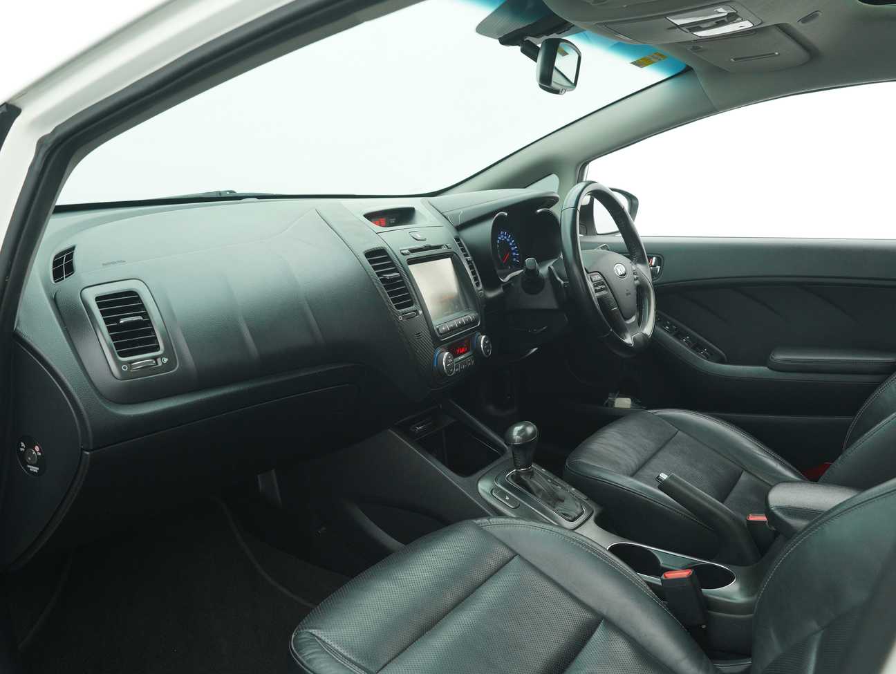 terpakai 2014 Kia Cerato  2.0