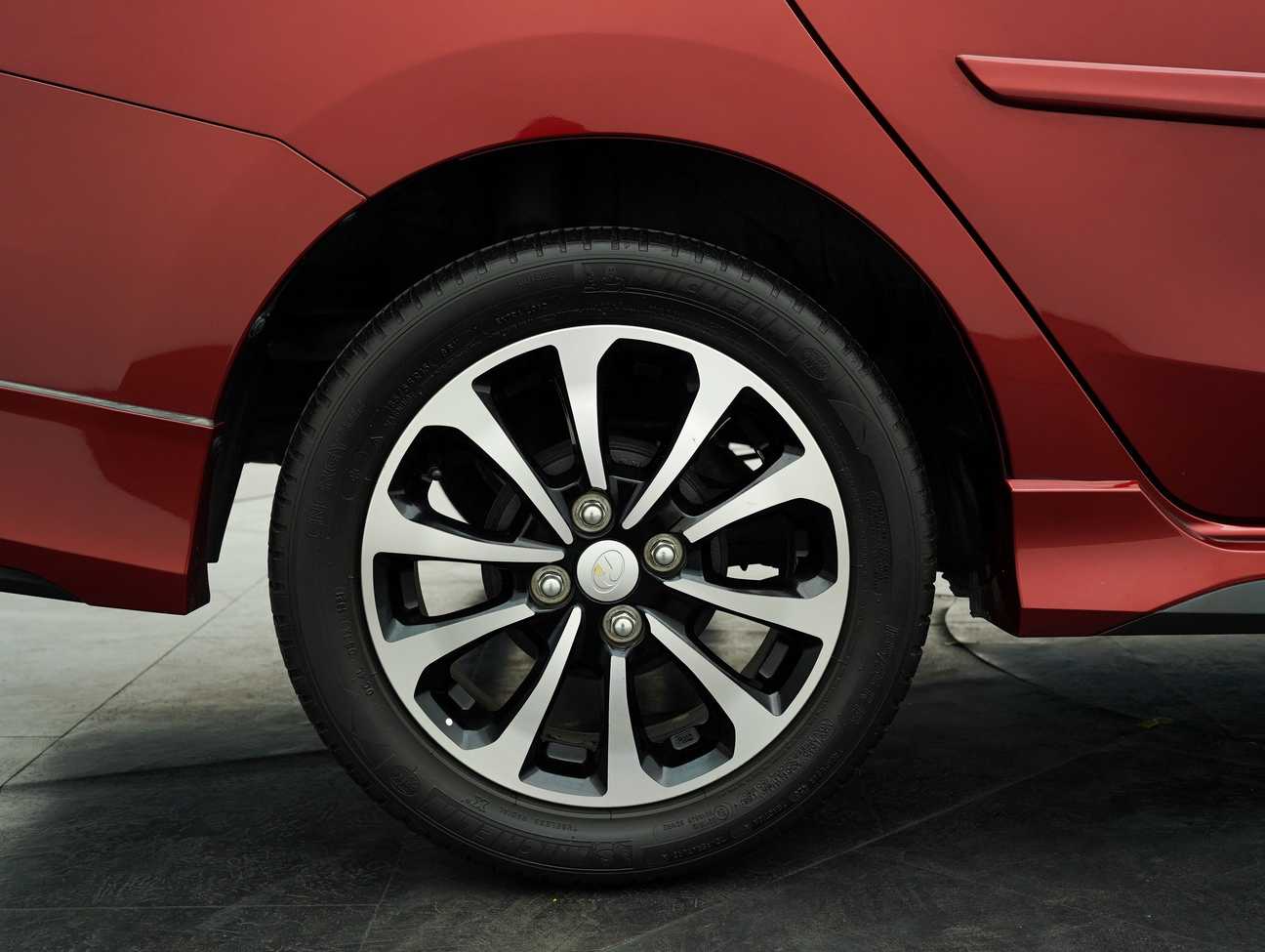 terpakai 2020 Perodua Bezza Advance 1.3
