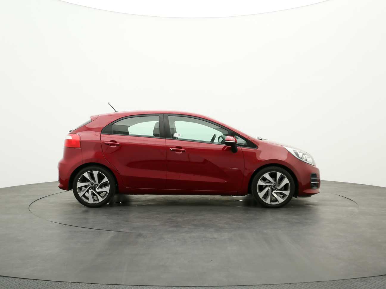 terpakai 2016 Kia RIO UB 1.4