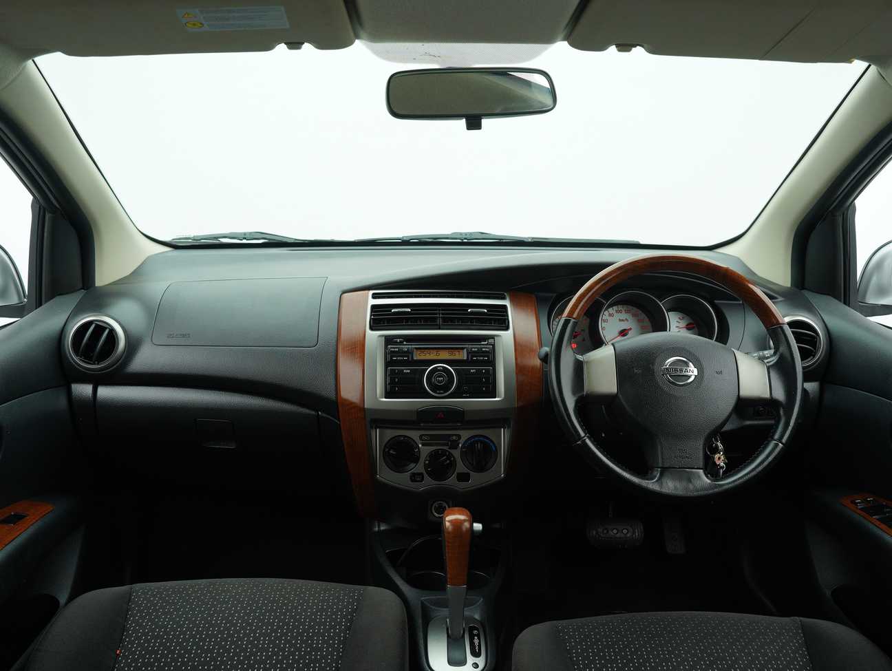 used 2013 Nissan Grand Livina CVTC Comfort 1.8