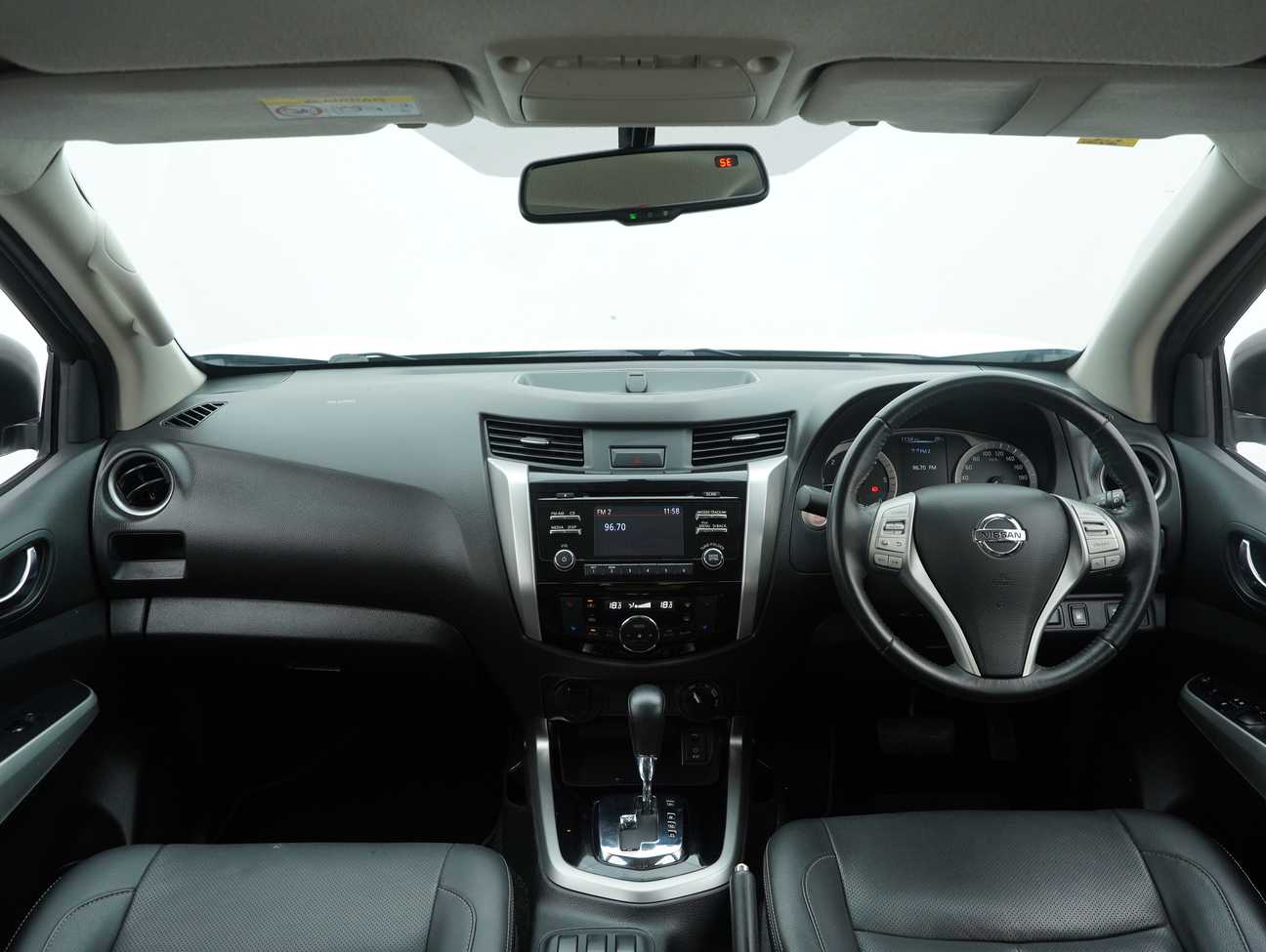 terpakai 2018 Nissan Navara NP300 VL Dual Cab 2.5