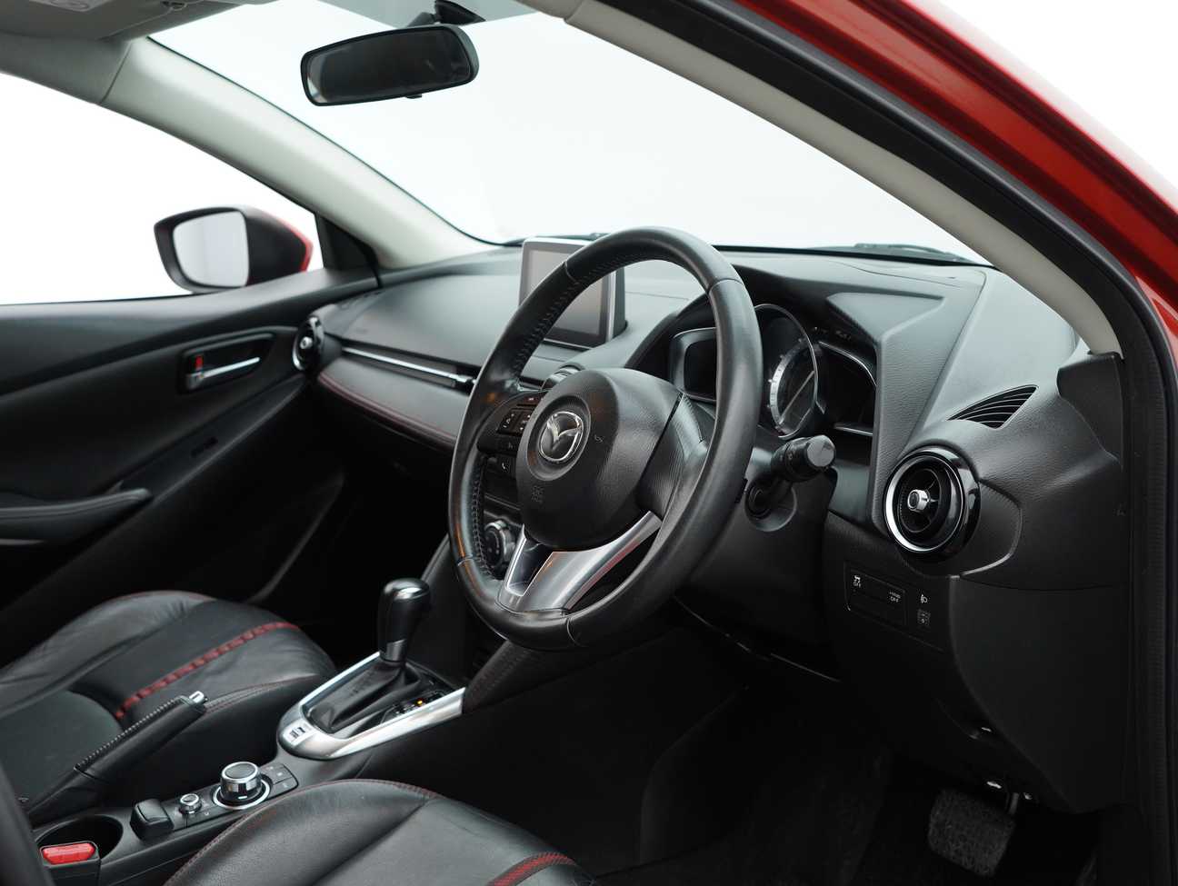 terpakai 2015 Mazda 2 SKYACTIV-G 1.5