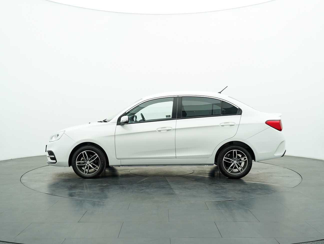 terpakai 2021 Proton Saga Premium 1.3