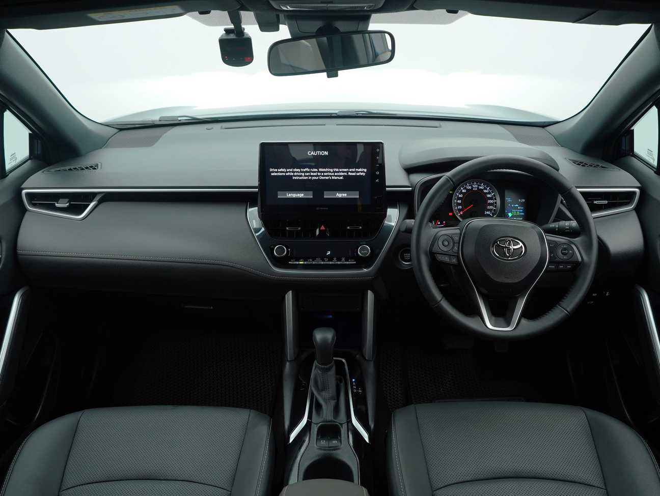 terpakai 2025 Toyota Corolla Cross V 1.8