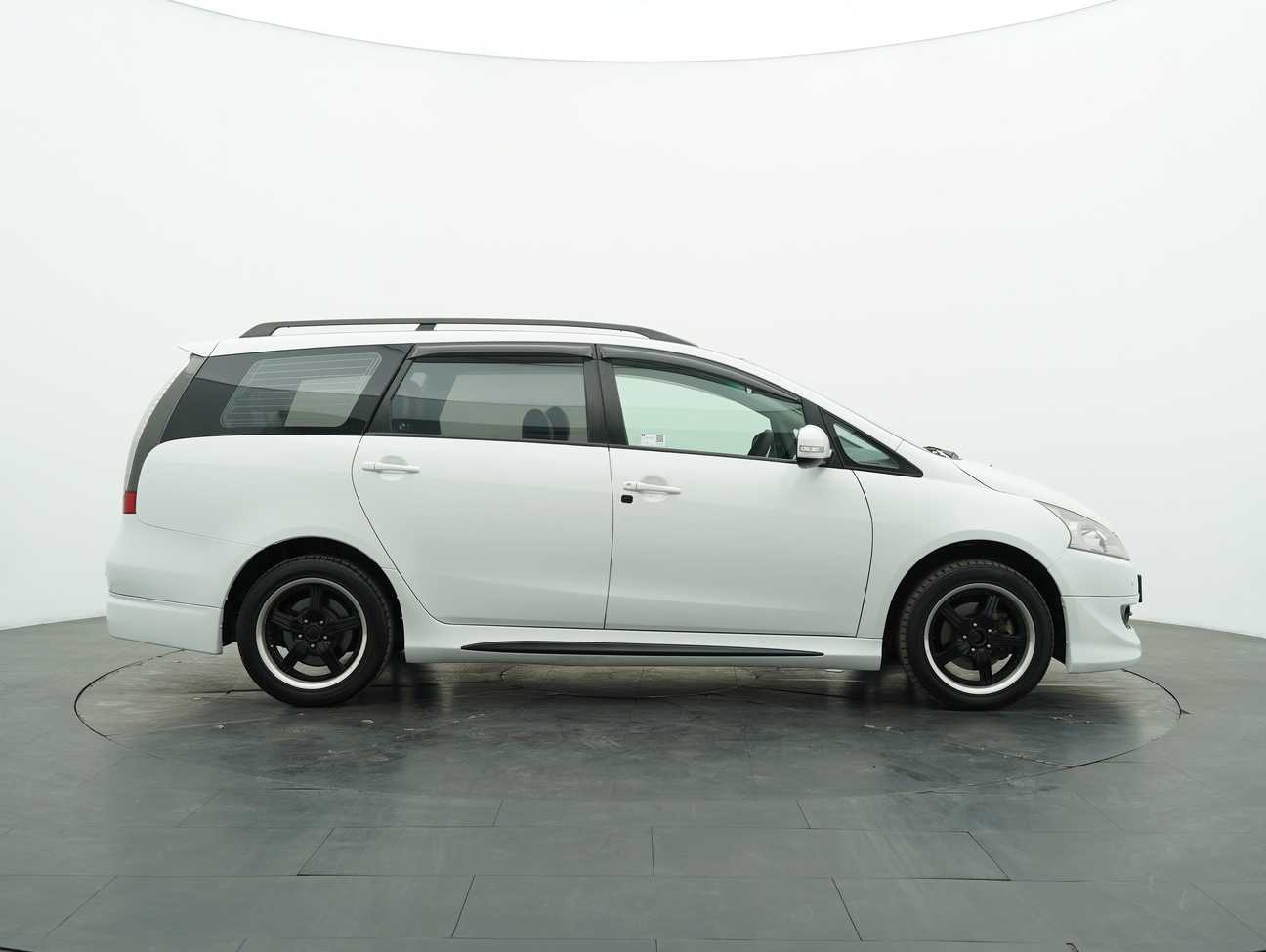 used 2011 Mitsubishi Grandis  2.4