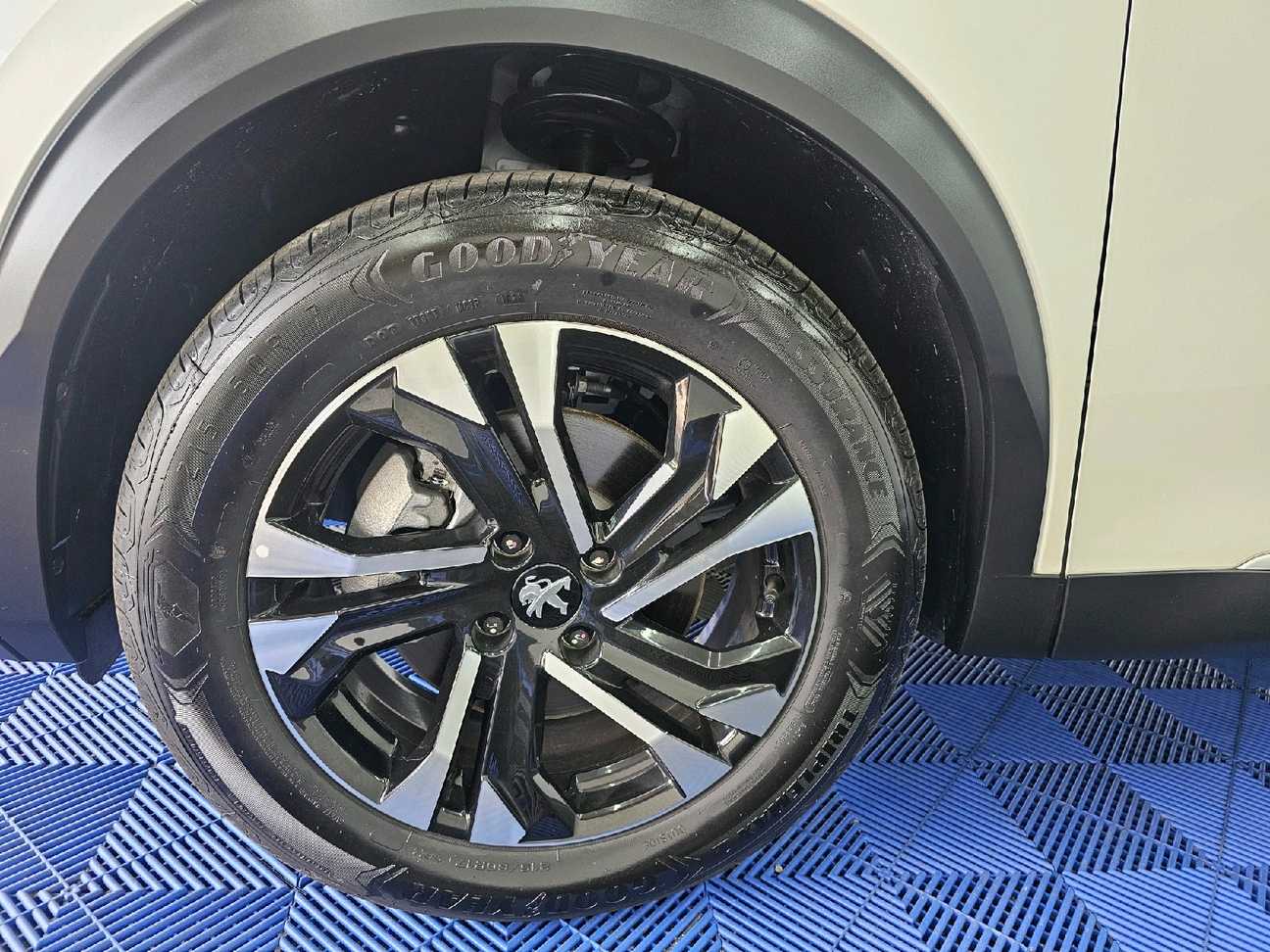 used 2025 Peugeot 2008 Allure 1.2