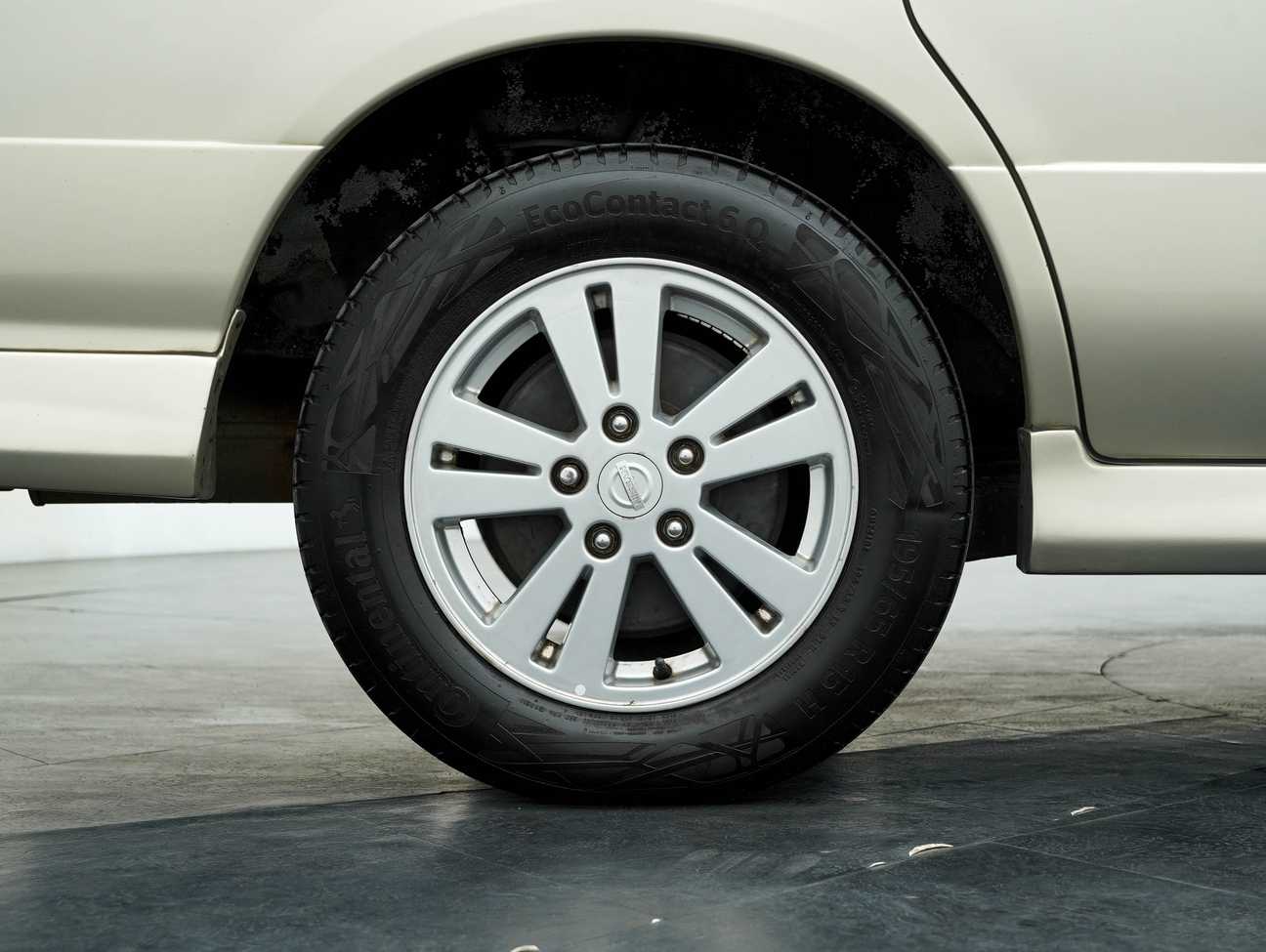 used 2011 Nissan Serena Comfort 2.0