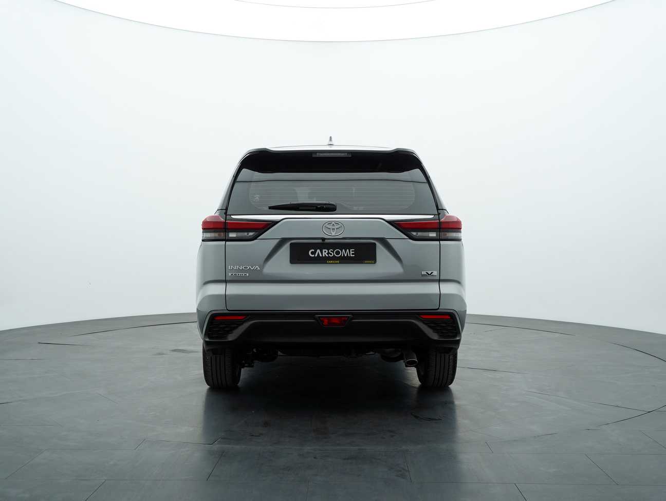 used 2023 Toyota Innova Zenix V 2.0