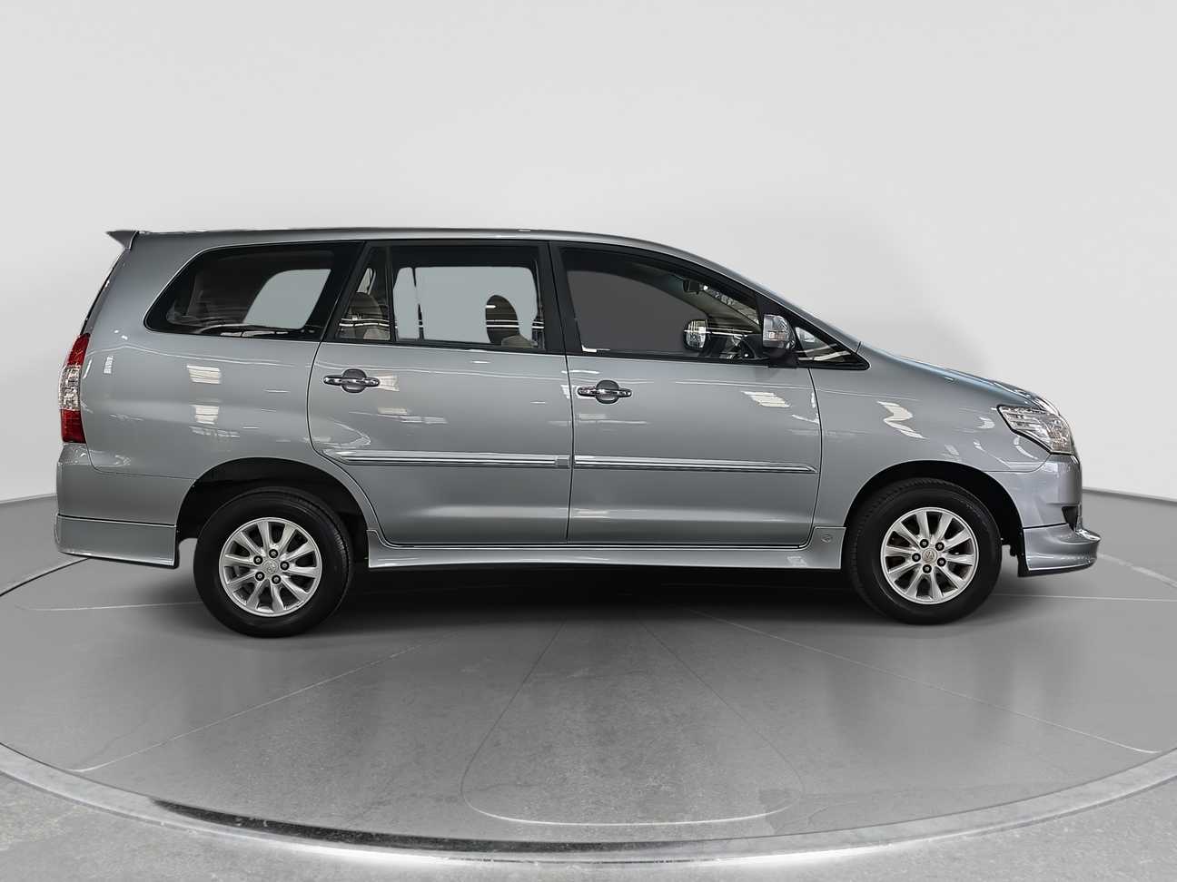 terpakai 2013 Toyota Innova G 2.0