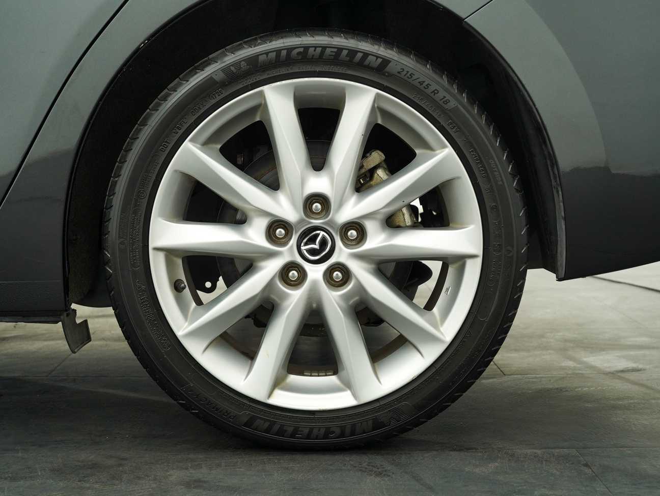 terpakai 2018 Mazda 3 SKYACTIV-G High 2.0