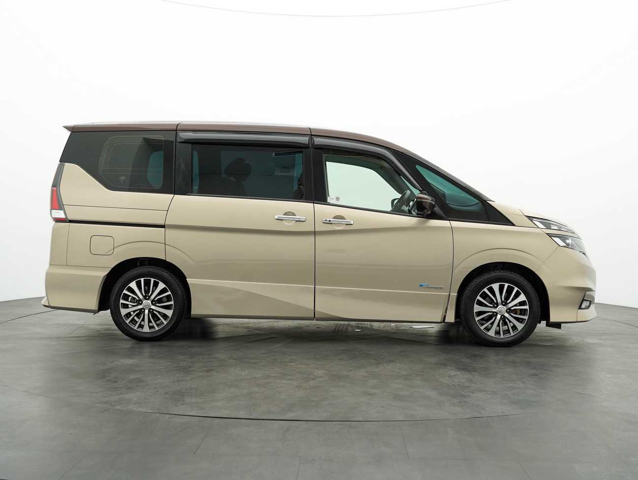 used 2018 Nissan SERENA S-HYBRID HIGH-WAY STAR 2.0