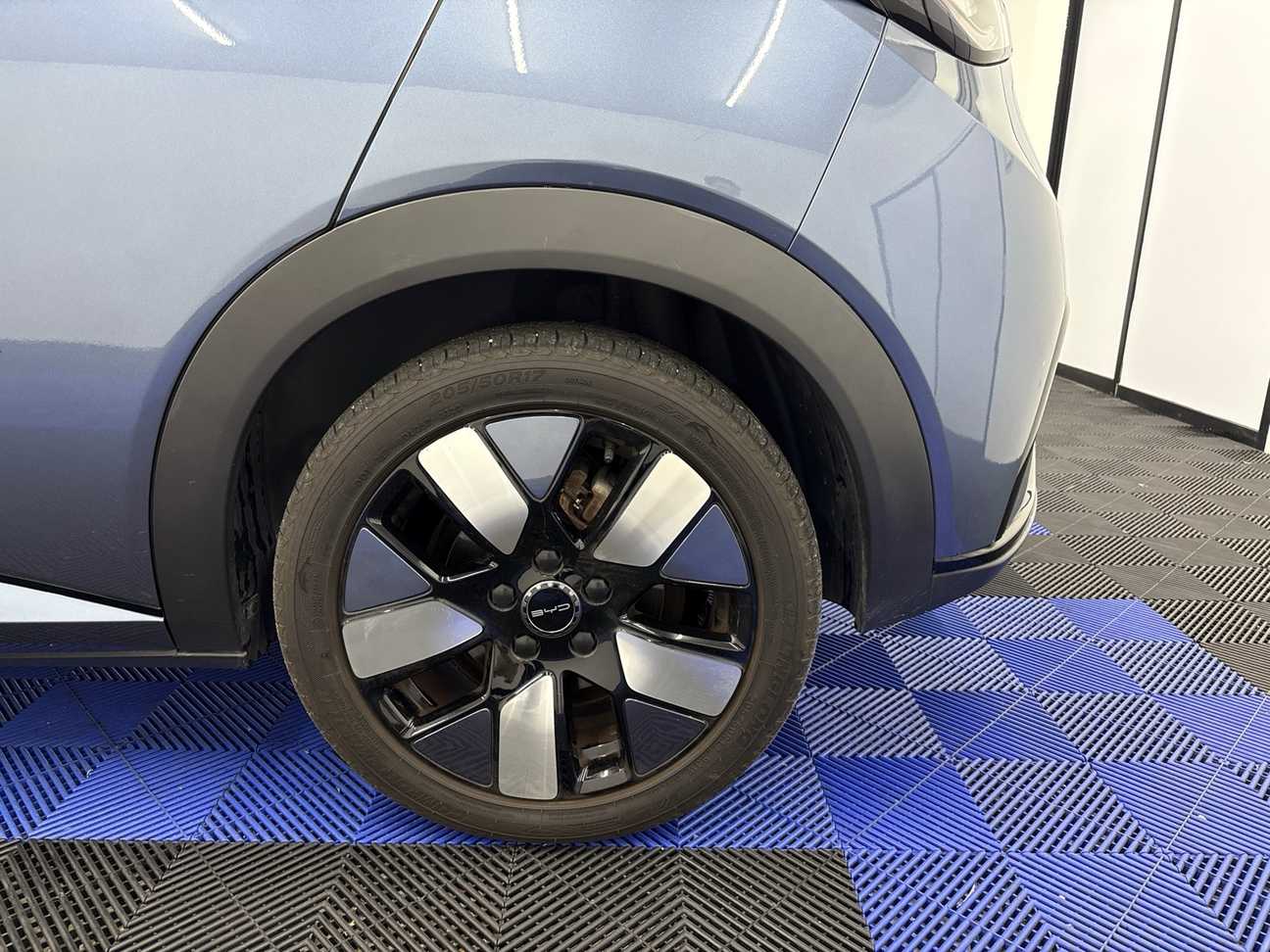 terpakai 2023 BYD Dolphin Premium 