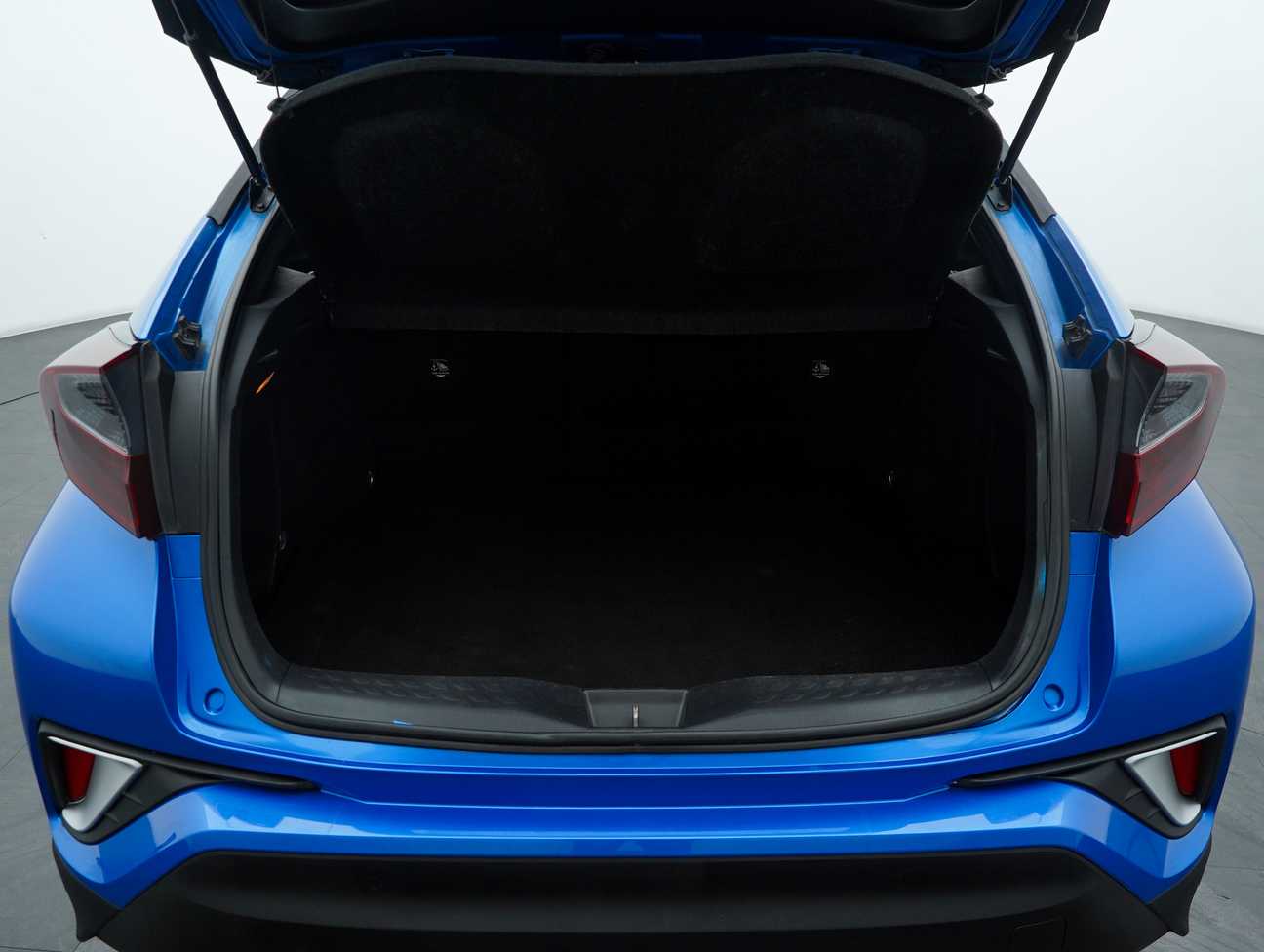 used 2019 Toyota C-HR  1.8