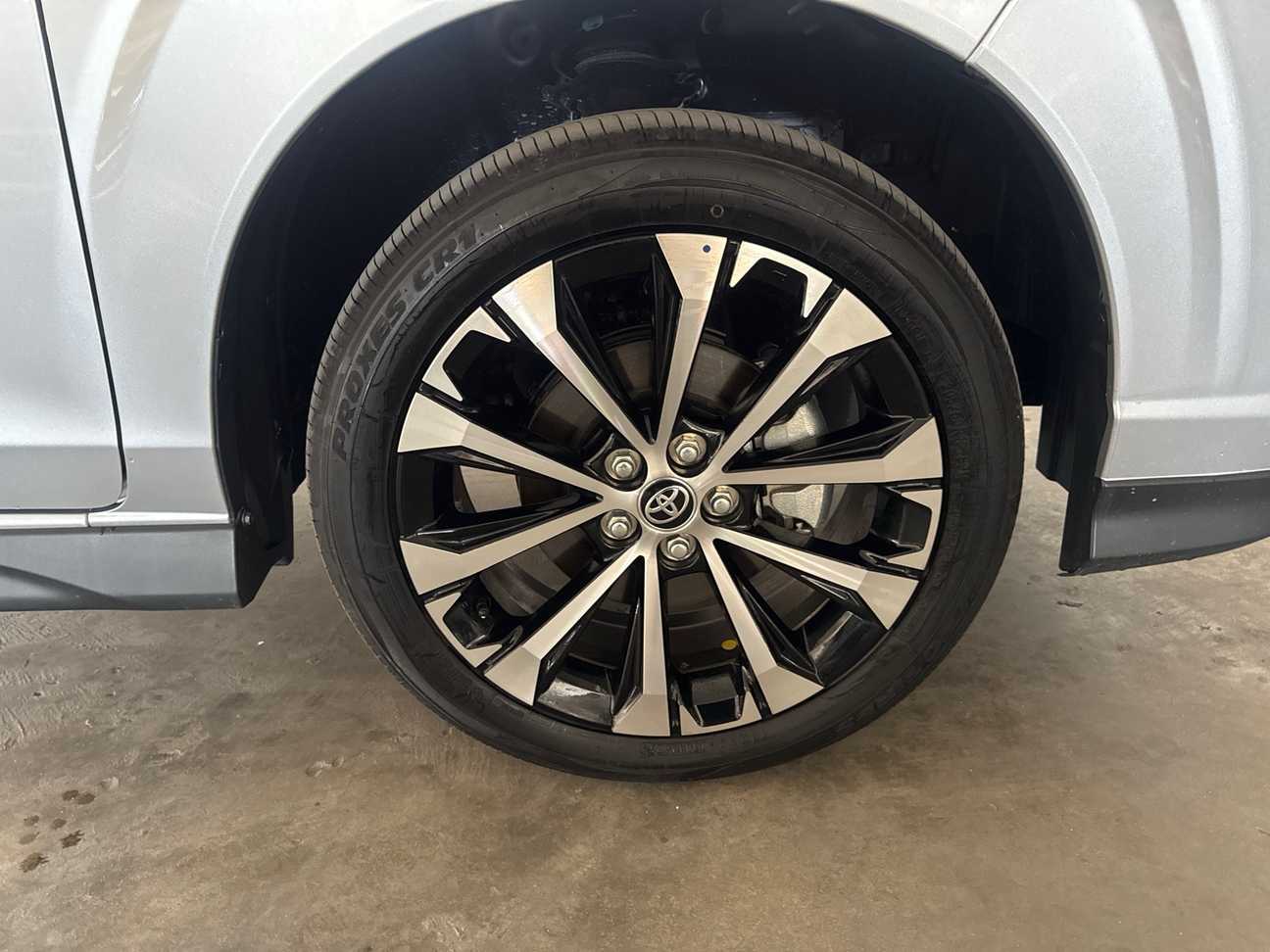 terpakai 2026 Toyota Veloz  1.5
