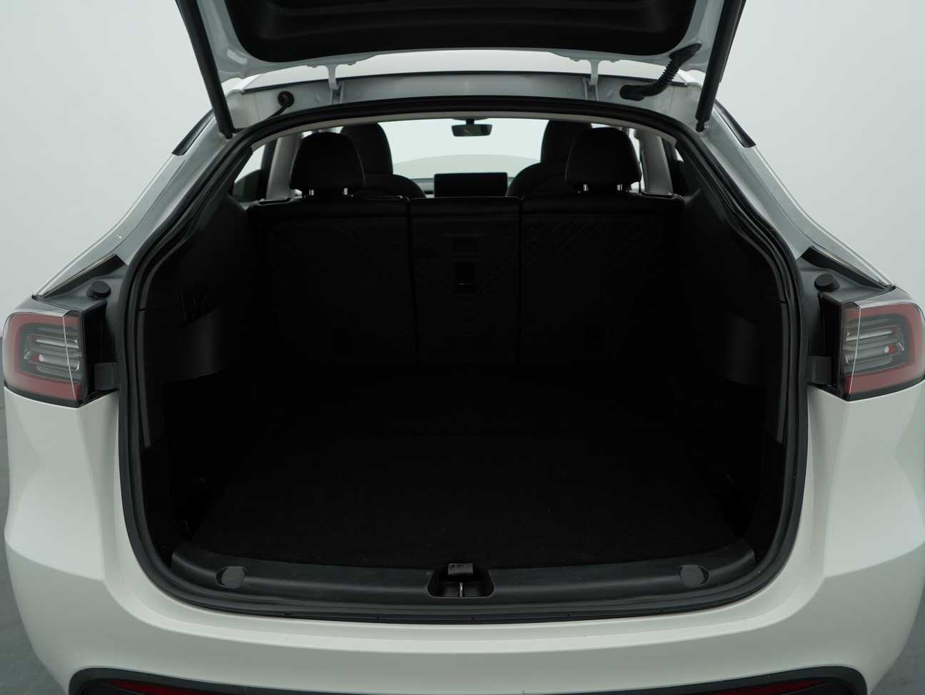 used 2024 Tesla Model Y Standard Range 