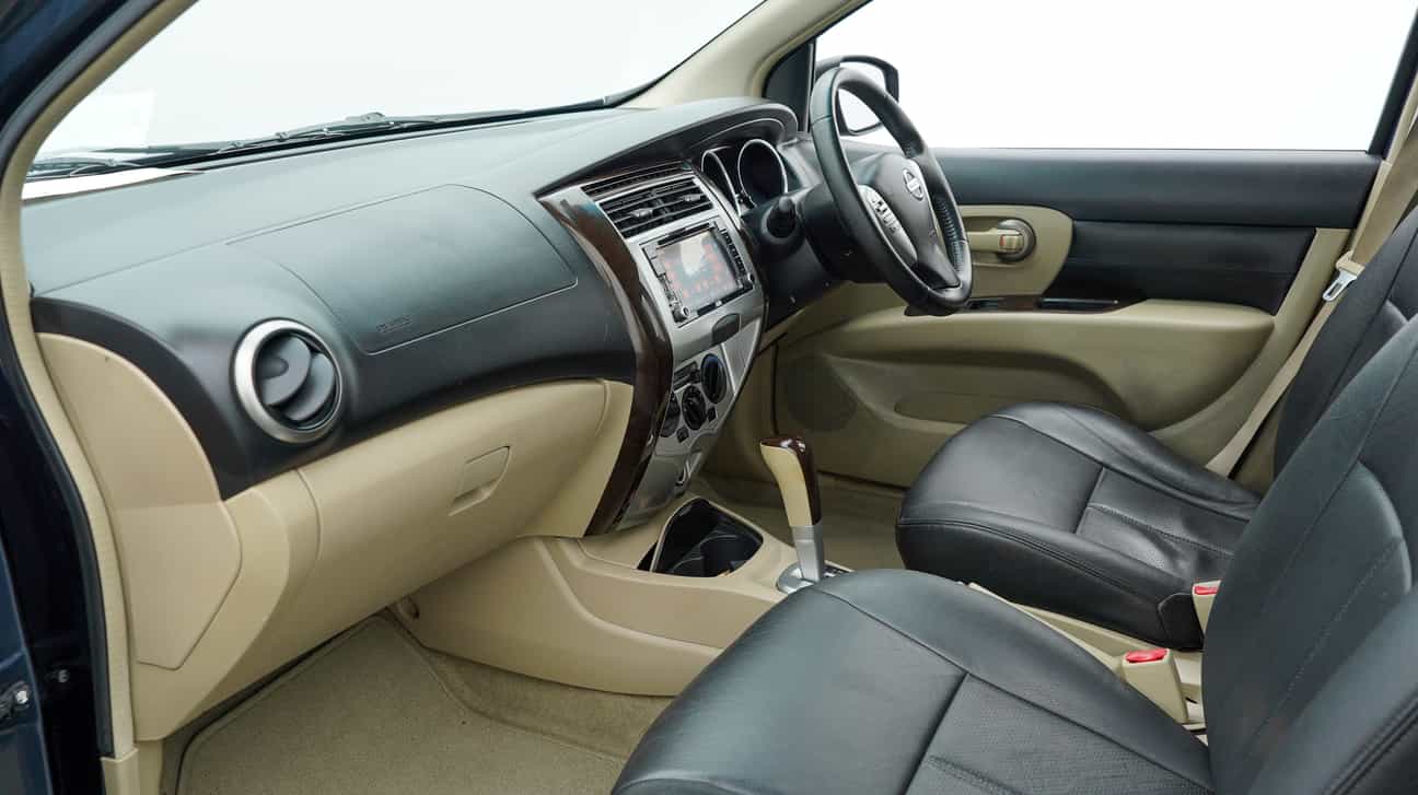 used 2014 Nissan GRAND LIVINA CLASSIC/COMFORT 1.8