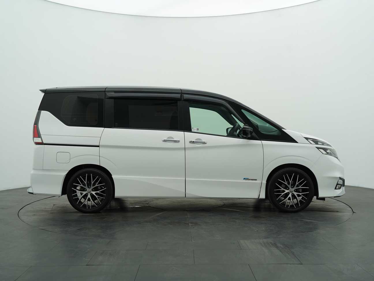 terpakai 2019 Nissan Serena S-Hybrid High-Way Star J Impul 2.0