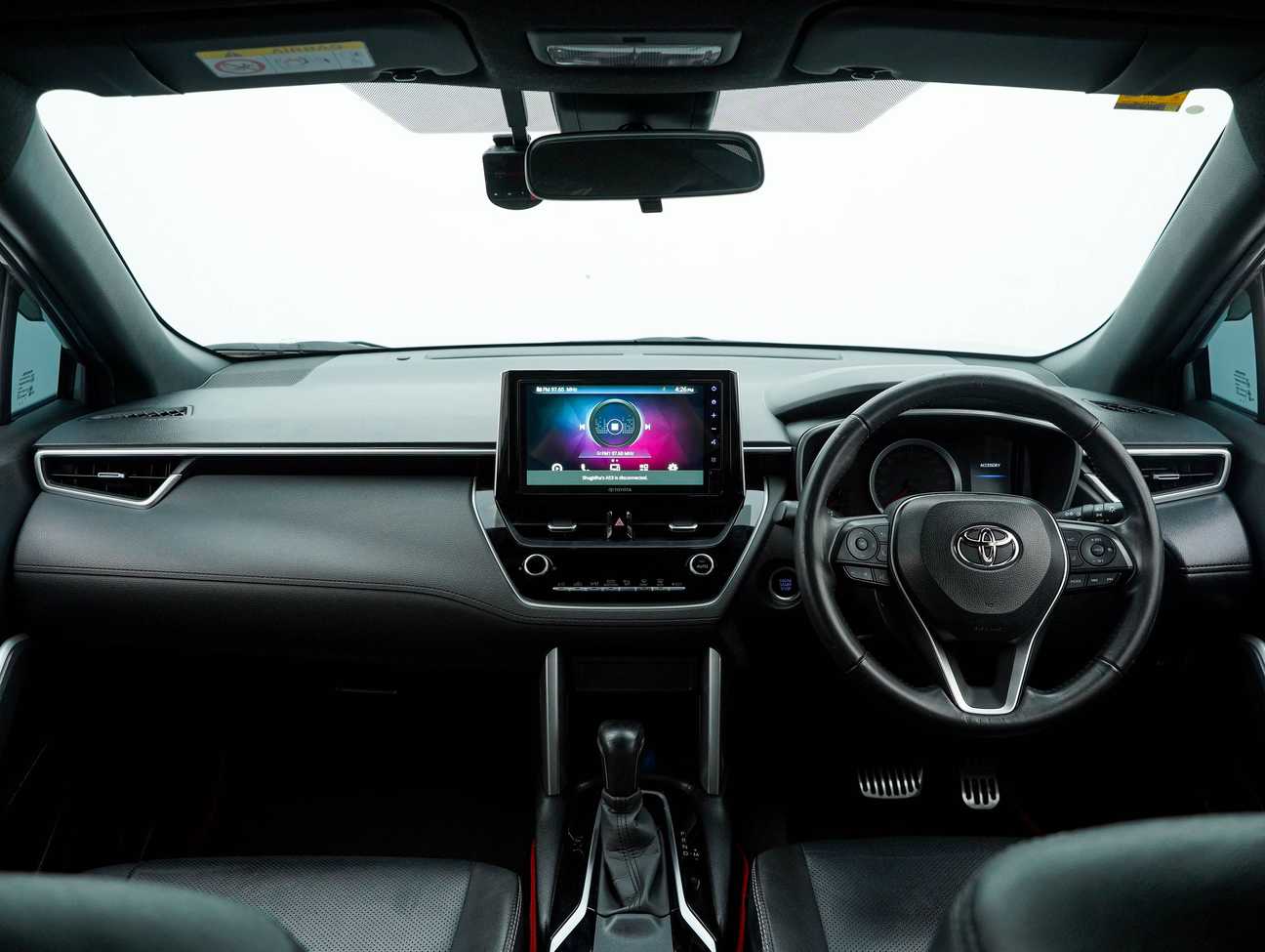 used 2021 Toyota Corolla Cross V 1.8