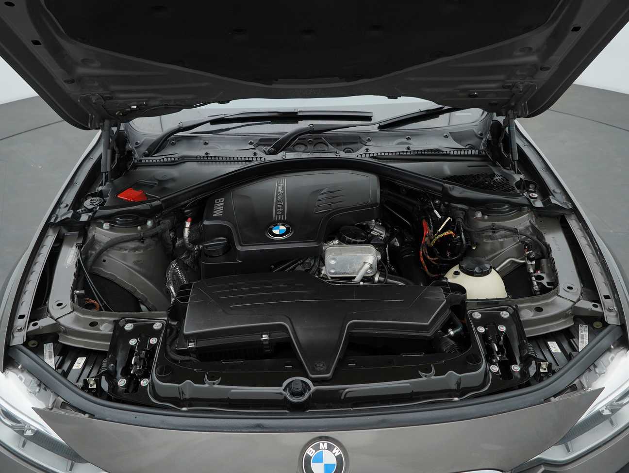 used 2014 BMW 320i Luxury Line 2.0