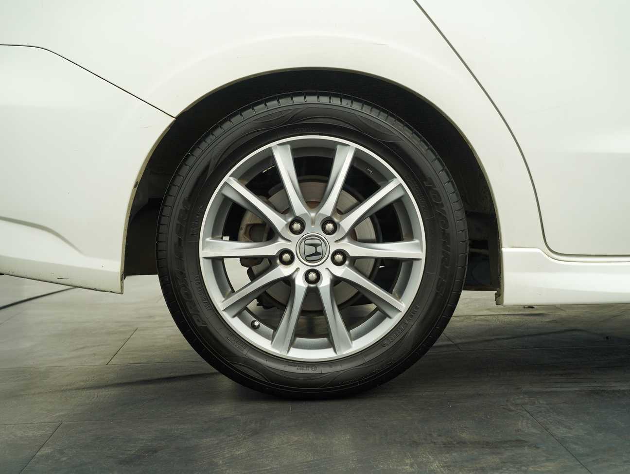 used 2013 Honda Stream RSZ 1.8