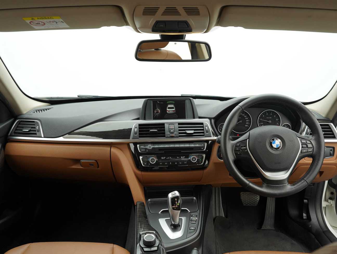 used 2016 BMW 318i Luxury 1.5