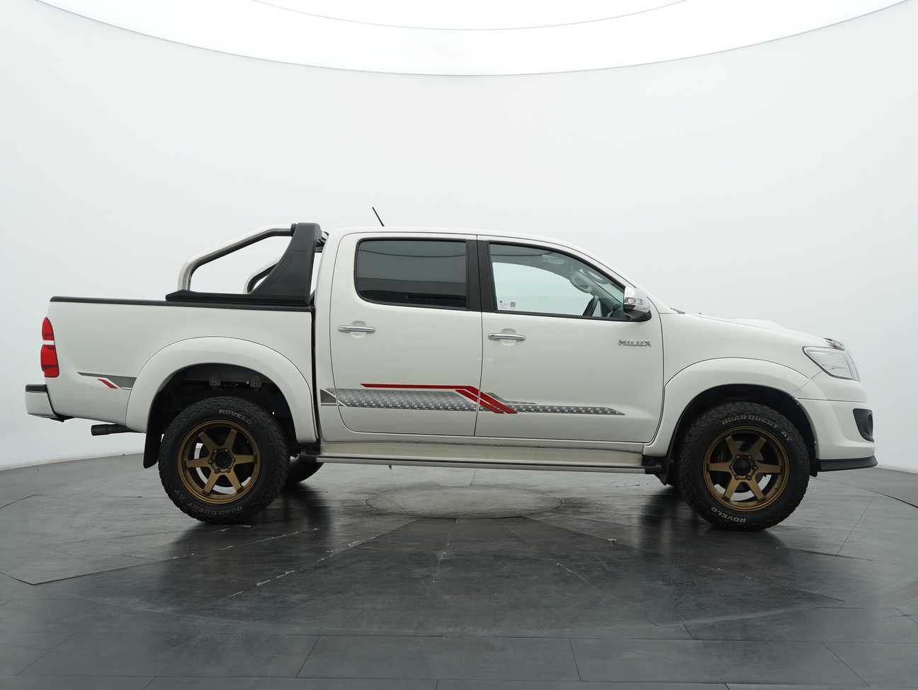 terpakai 2015 Toyota Hilux G TRD Sportivo VNT Dual Cab 2.5