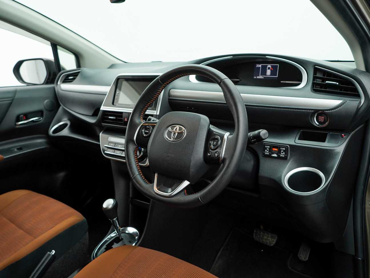 used 2018 Toyota Sienta V 1.5