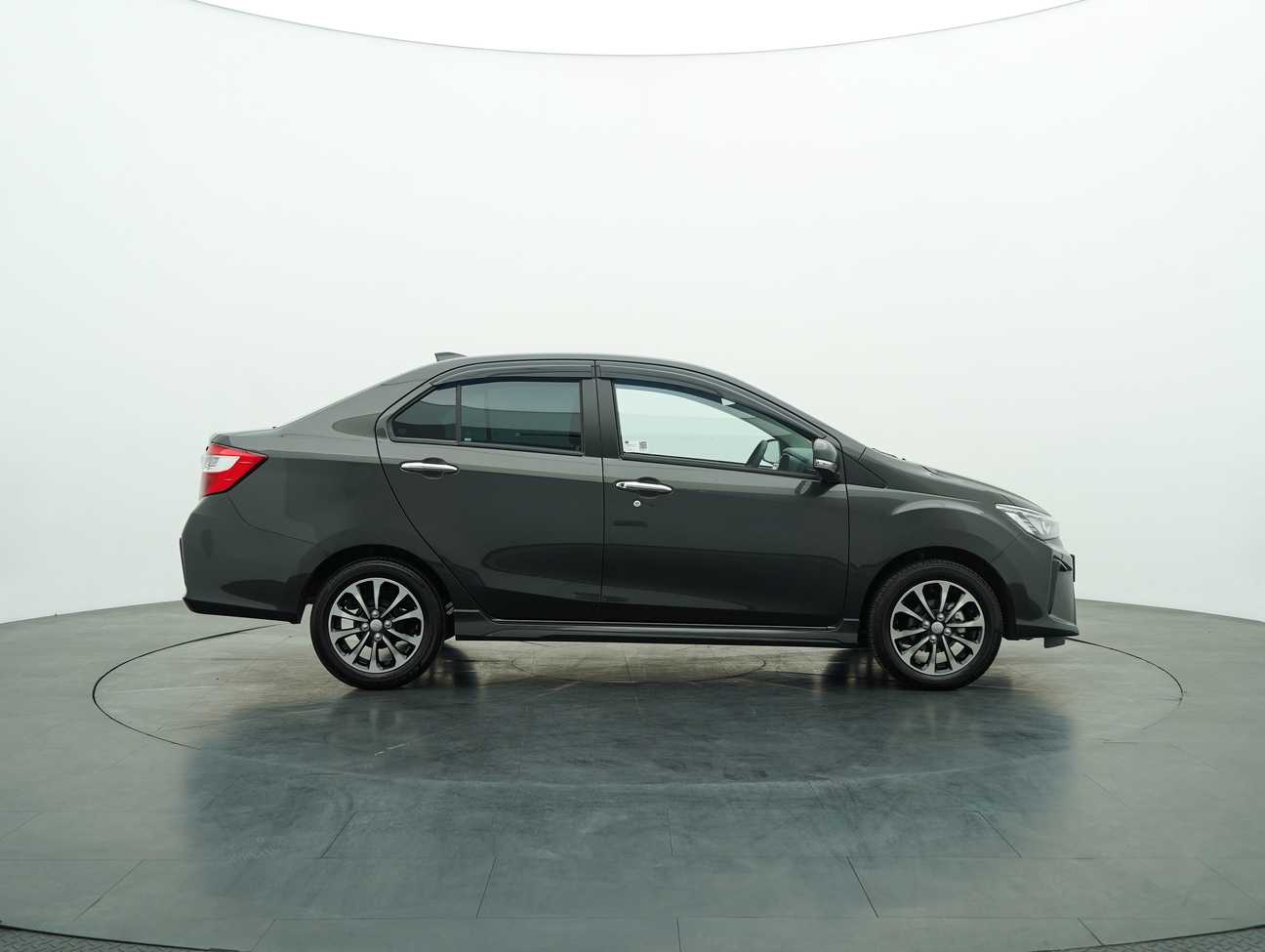 terpakai 2023 Perodua Bezza Advance 1.3