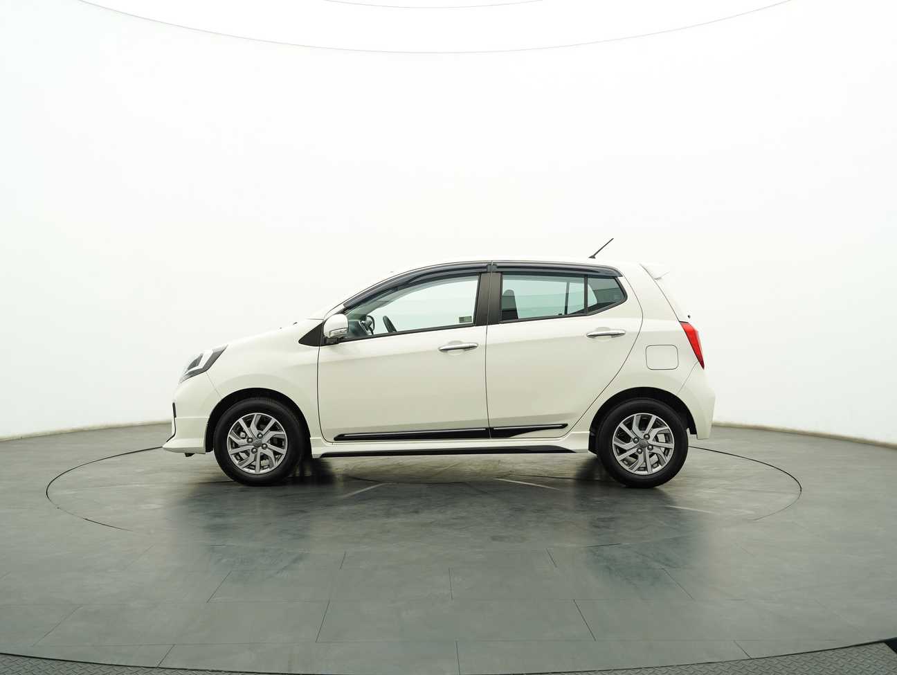 terpakai 2022 Perodua AXIA Advance 1.0