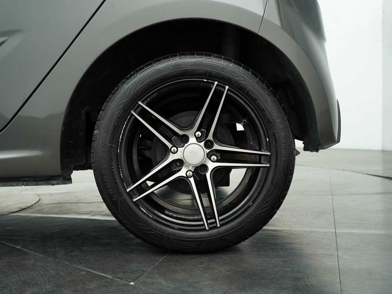 terpakai 2016 Proton Iriz Standard 1.3