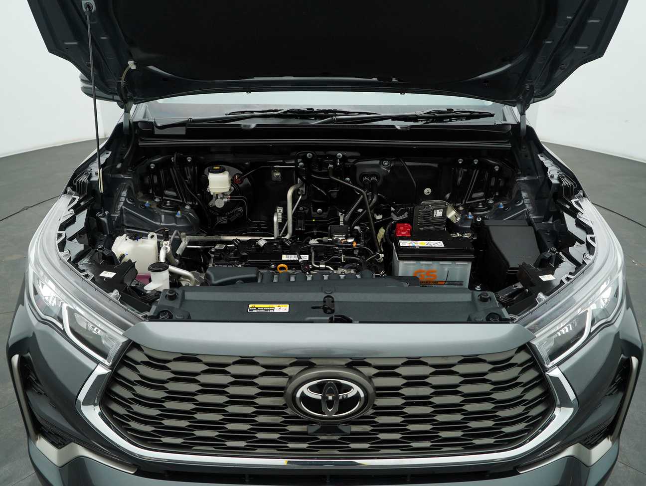 used 2023 Toyota Innova Zenix V 2.0