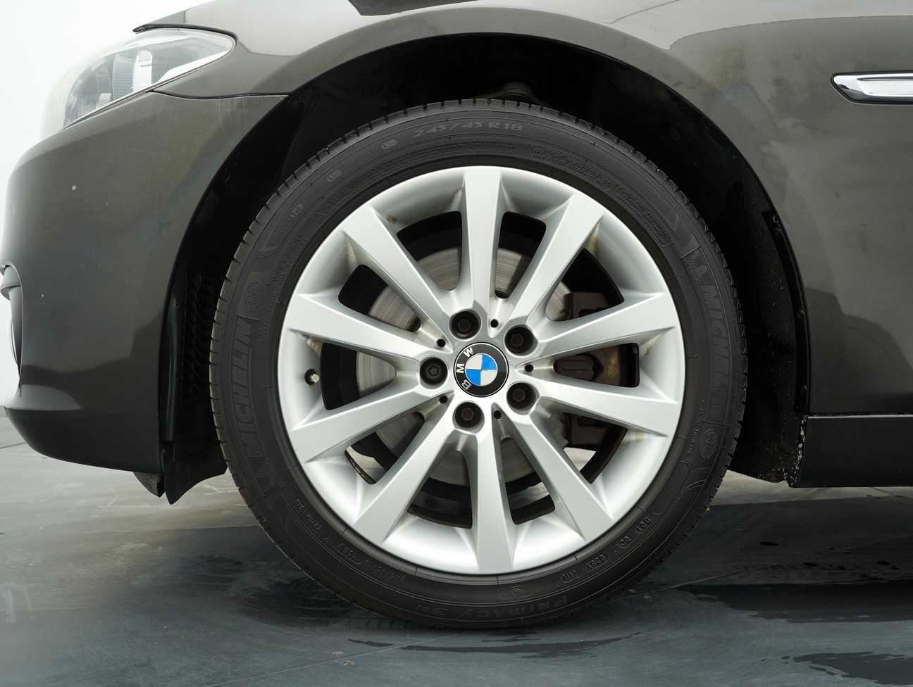 terpakai 2014 BMW 520i  2.0