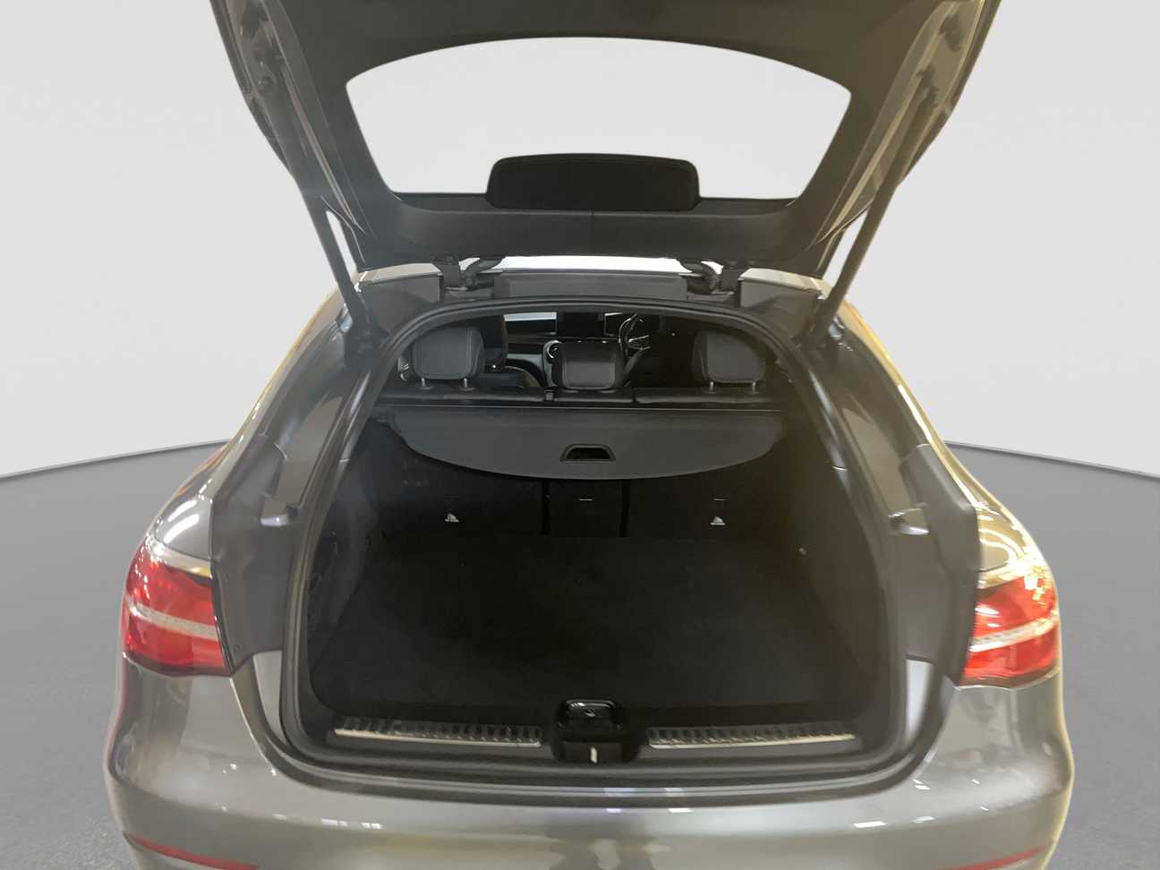 used 2018 Mercedes-Benz GLC250 4MATIC AMG Line 2.0