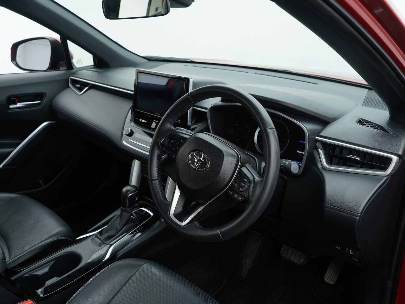 terpakai 2022 Toyota Corolla Cross V 1.8