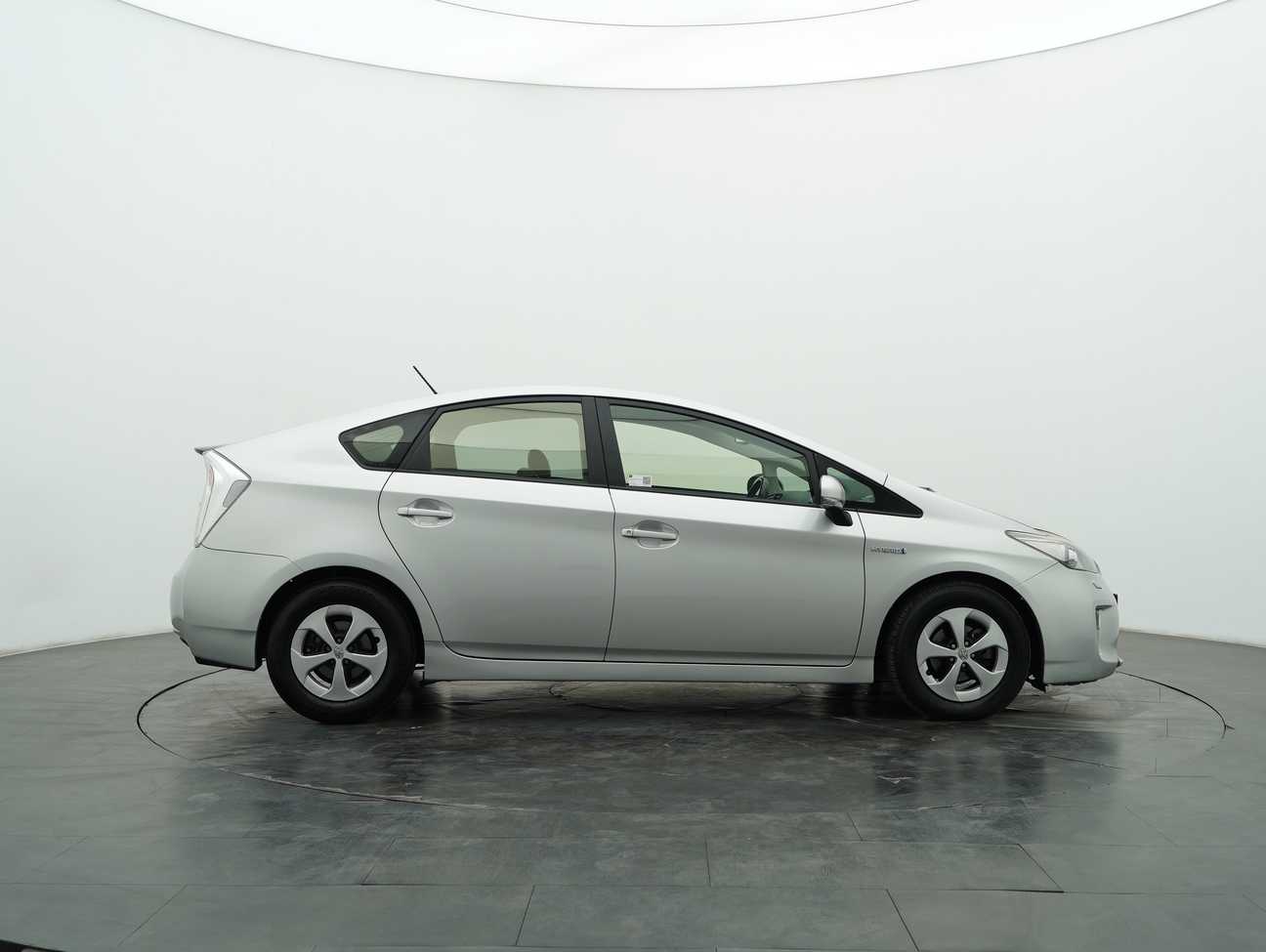 used 2013 Toyota Prius Luxury 1.8