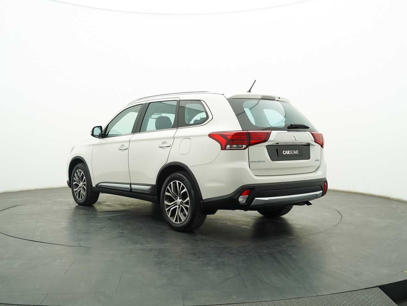 used 2016 Mitsubishi Outlander  2.4