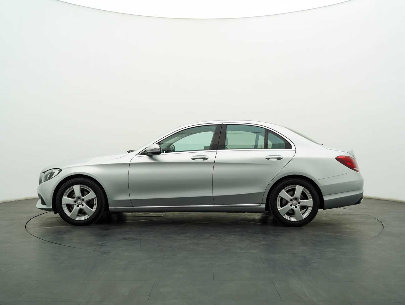 terpakai 2016 Mercedes-Benz C180 Avantgarde (7G-TRONIC Plus) 1.6