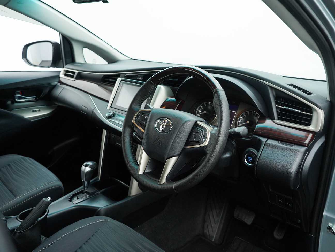 used 2017 Toyota Innova G 2.0