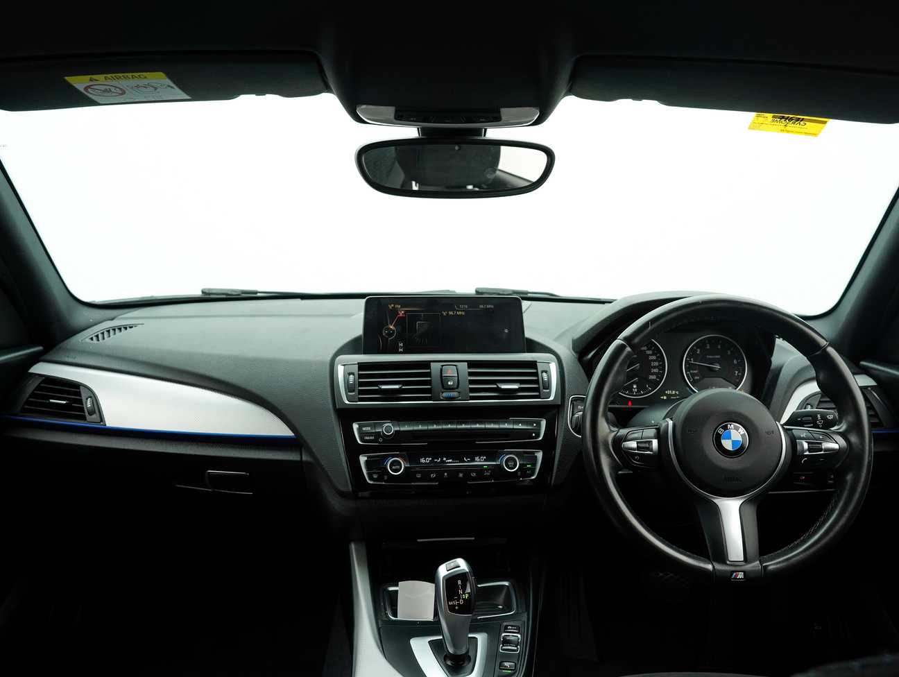terpakai 2015 BMW 1 20I M SPORT 1.6