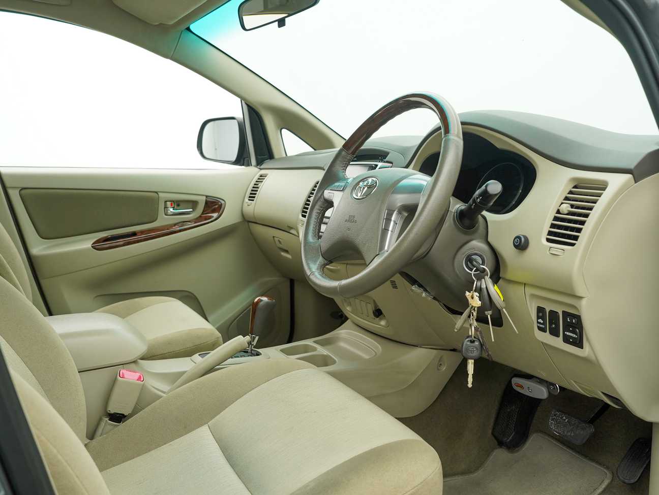 used 2015 Toyota Innova G 2.0