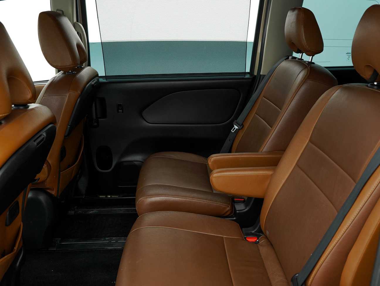 used 2018 Nissan SERENA S-HYBRID HIGH-WAY STAR 2.0