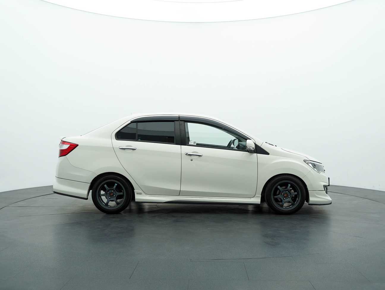 terpakai 2016 Perodua Bezza Advance 1.3