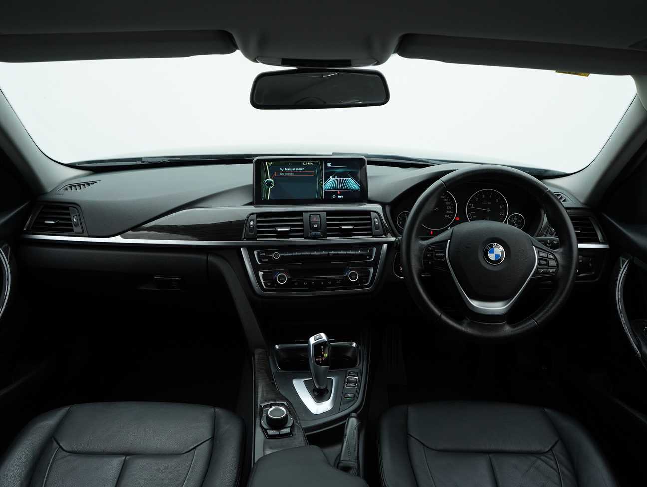 used 2014 BMW 320i Luxury Line 2.0