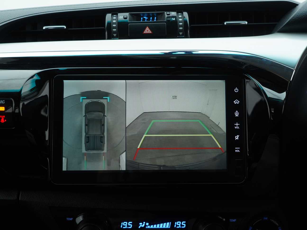 used 2023 Toyota Hilux V Dual Cab 2.4