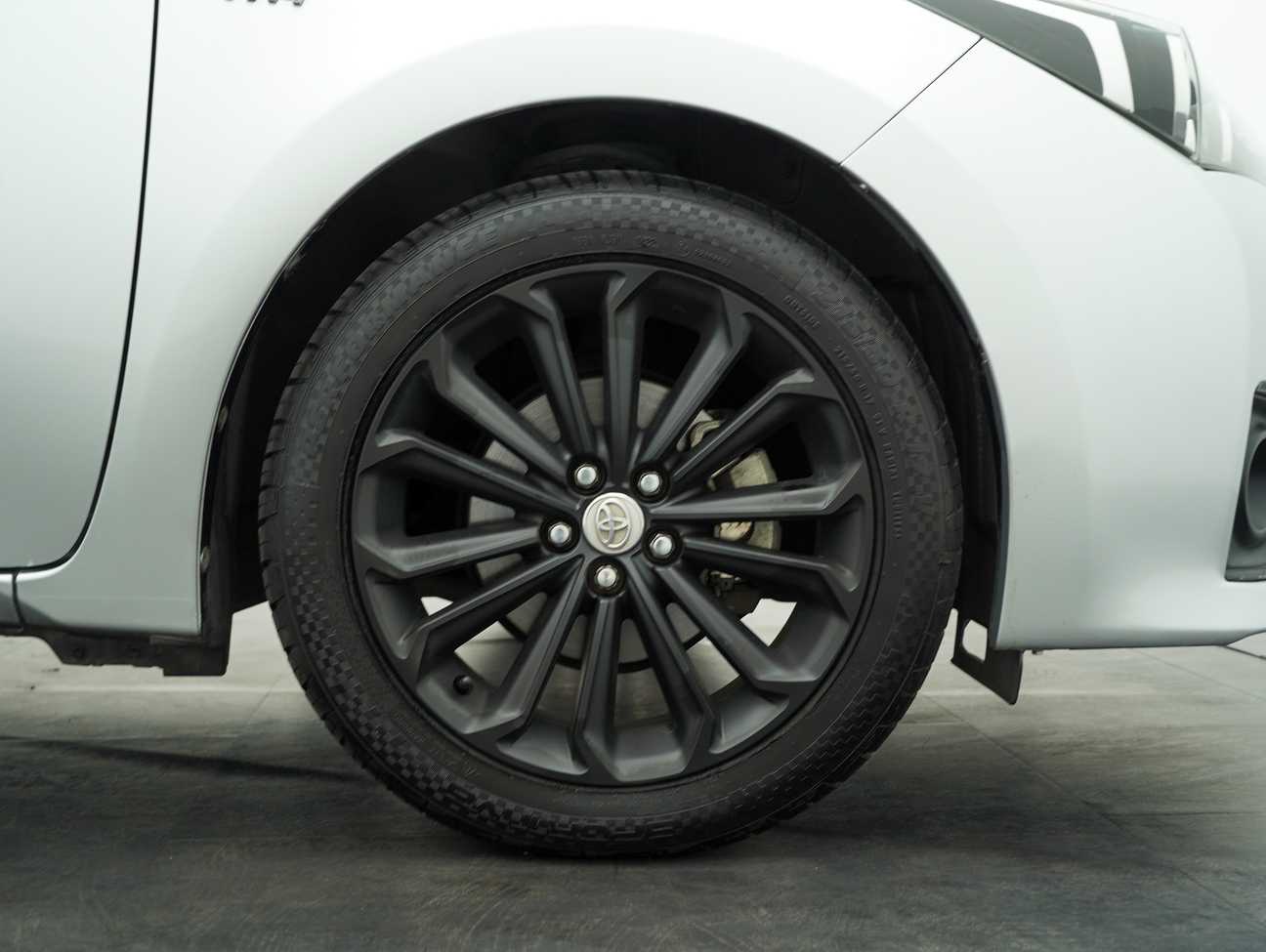 used 2014 Toyota Corolla Altis V 2.0